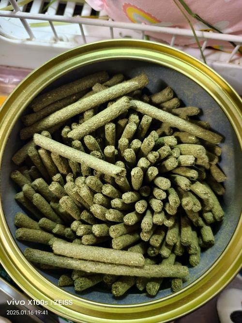 yee兔粮饲料磨牙零食全价牧草粮幼兔饲料提摩西草条龙猫豚鼠用品-淘宝